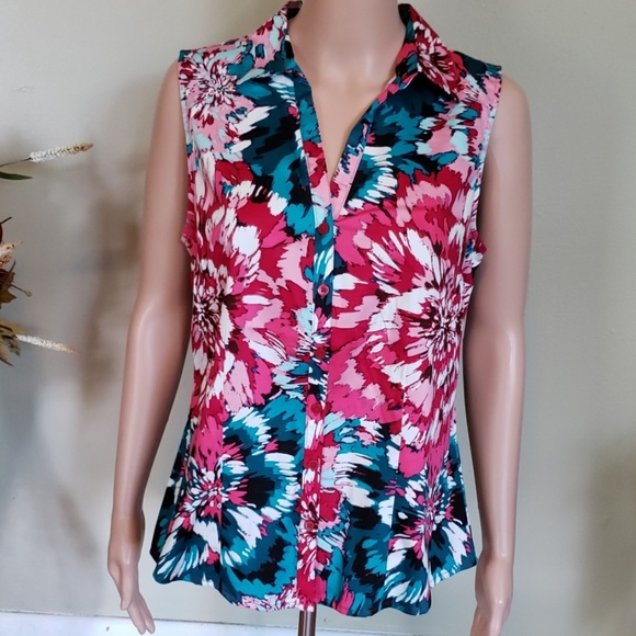 Dana Buchman Tops - Dana Buchman colorful sleeveless button down top